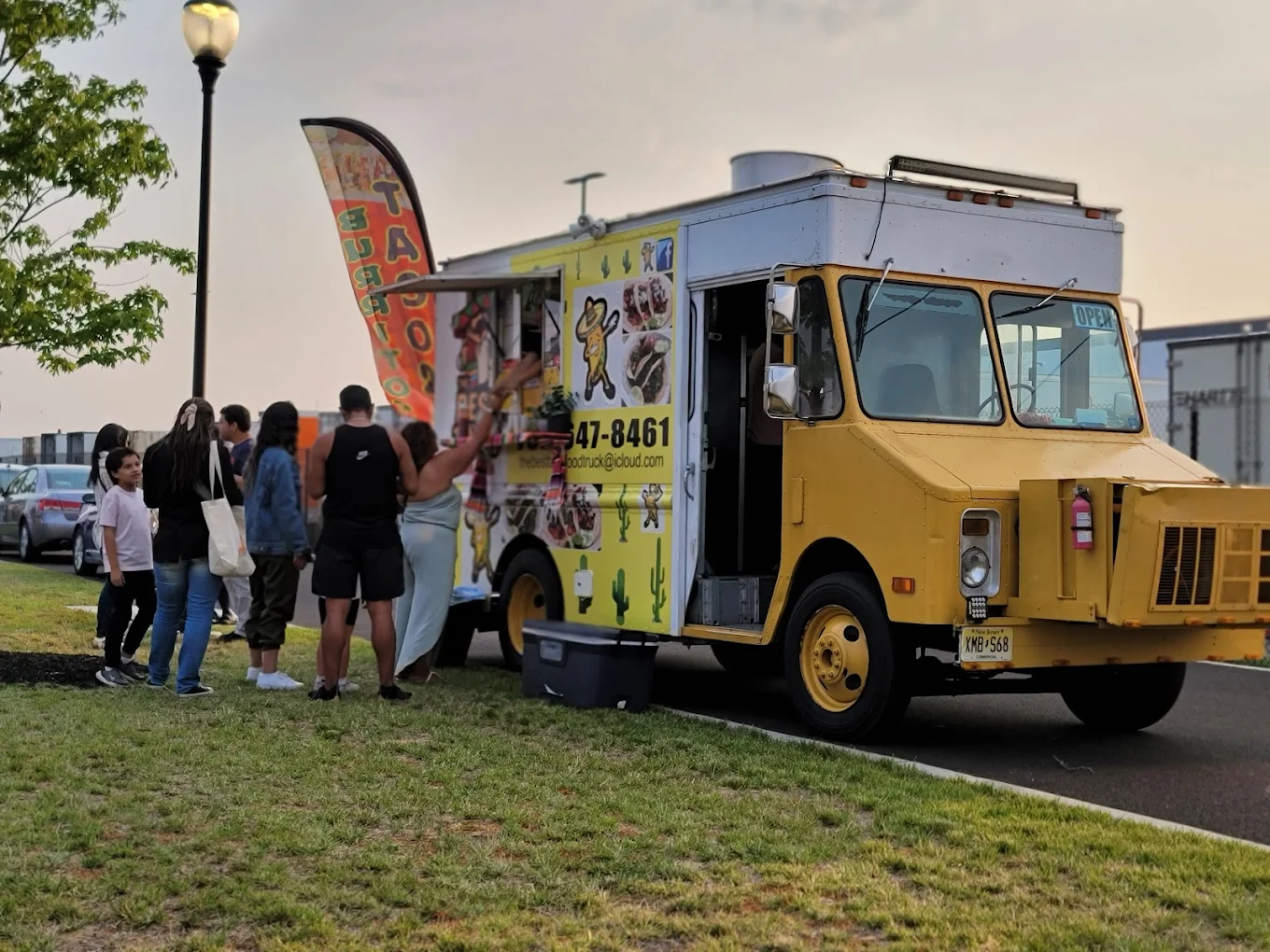 The Best Taco Food Truck image
