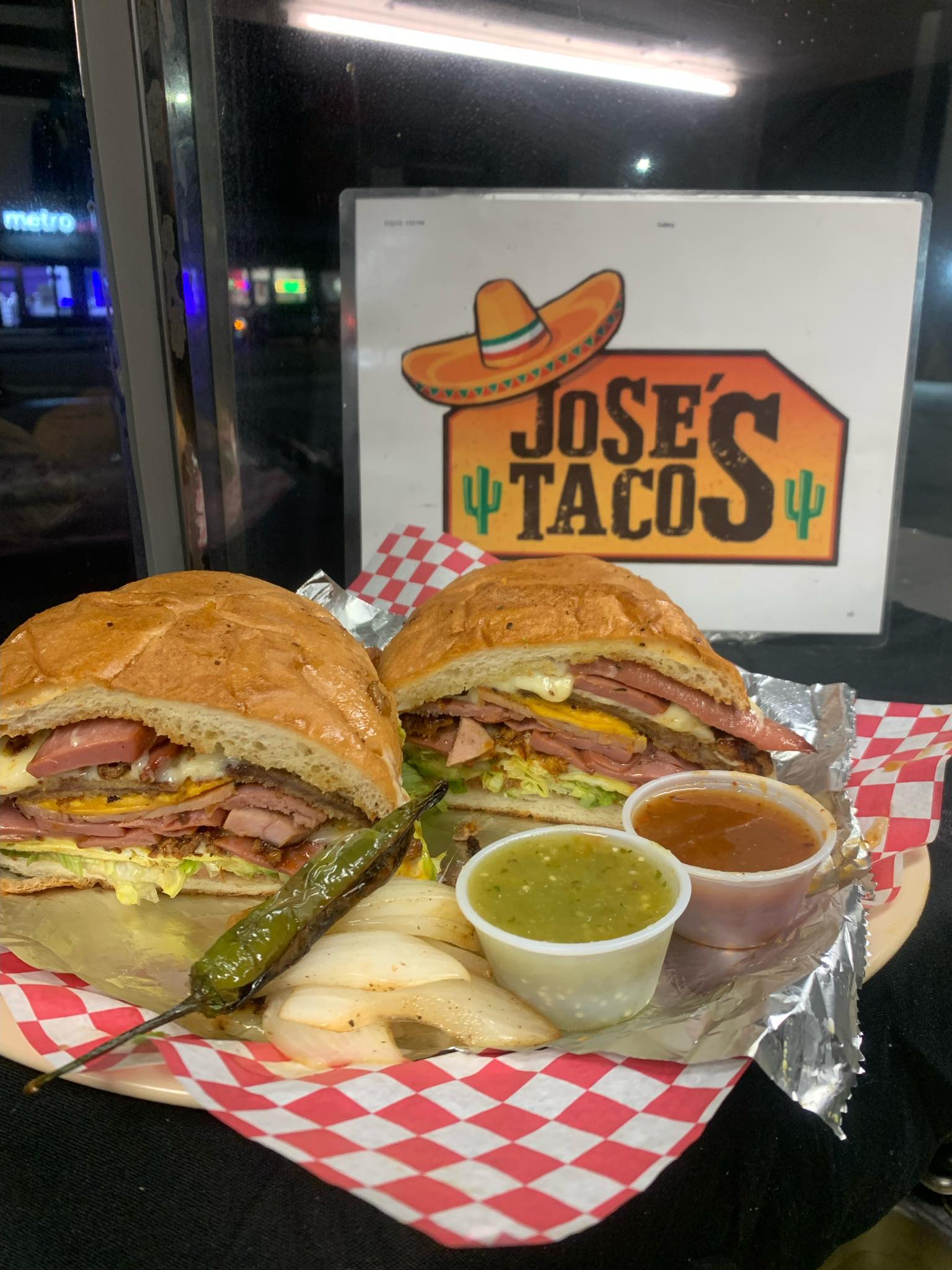 Jose’s Taco Truck image