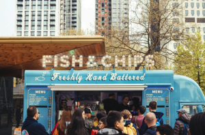 Why Social Media and Online Visibility Matter More During Summer for Food Trucks